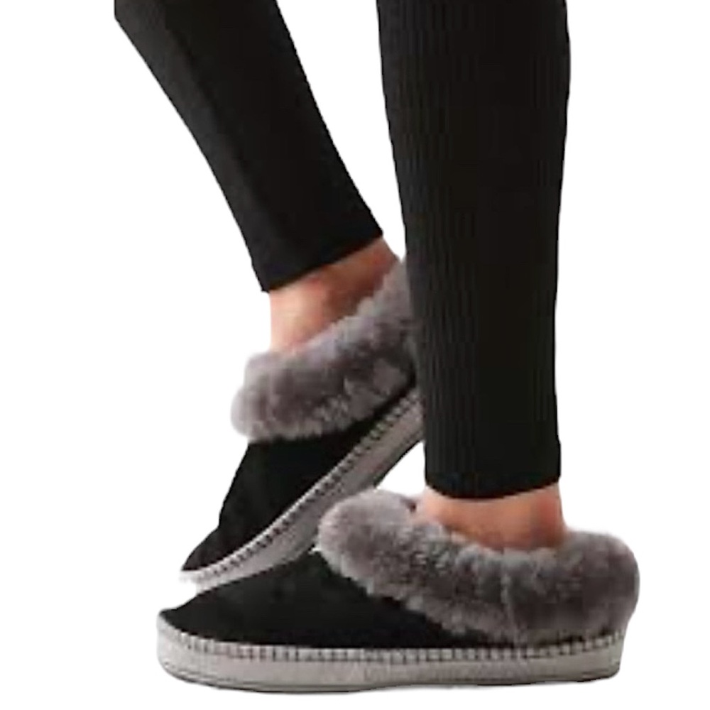 UGG Australia Women Black Suede Sheepskin Fur Lined Slippers Moccasins Shoes - Picture 2 of 13